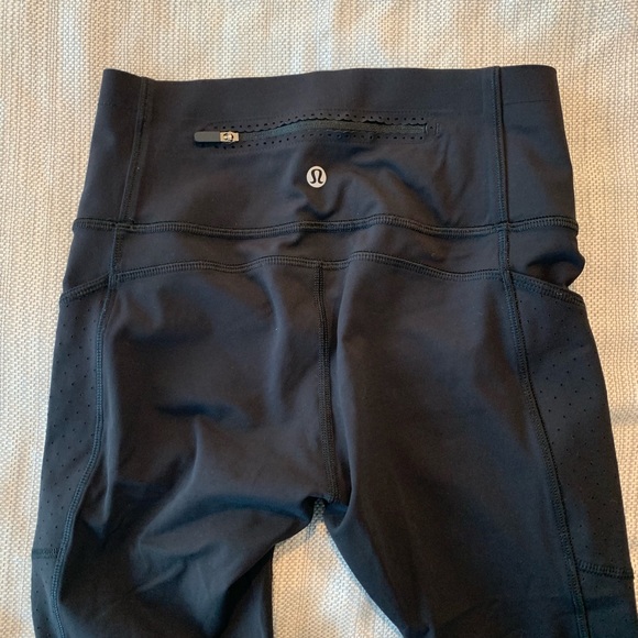 lululemon athletica Pants - Size 4 lululemon black cropped leggings